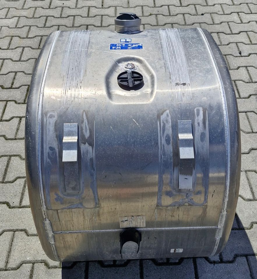 SCANIA R S ZBIORNIK PALIWA 200L NOWY - Sistem de alimentare combustibil: Foto 2 SCANIA R S ZBIORNIK PALIWA 200L NOWY - Sistem de alimentare combustibil: Foto 2