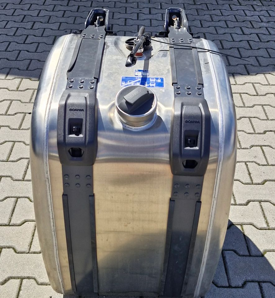 SCANIA R S ZBIORNIK PALIWA 220L NOWY - Rezervor combustibil pentru Camion: Foto 1 SCANIA R S ZBIORNIK PALIWA 220L NOWY - Rezervor combustibil pentru Camion: Foto 1
