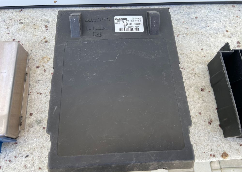 Sterownik ZBR 2 MAN TGX TGS euro 6 komputer lift - Calculator de bord pentru Camion: Foto 1 Sterownik ZBR 2 MAN TGX TGS euro 6 komputer lift - Calculator de bord pentru Camion: Foto 1