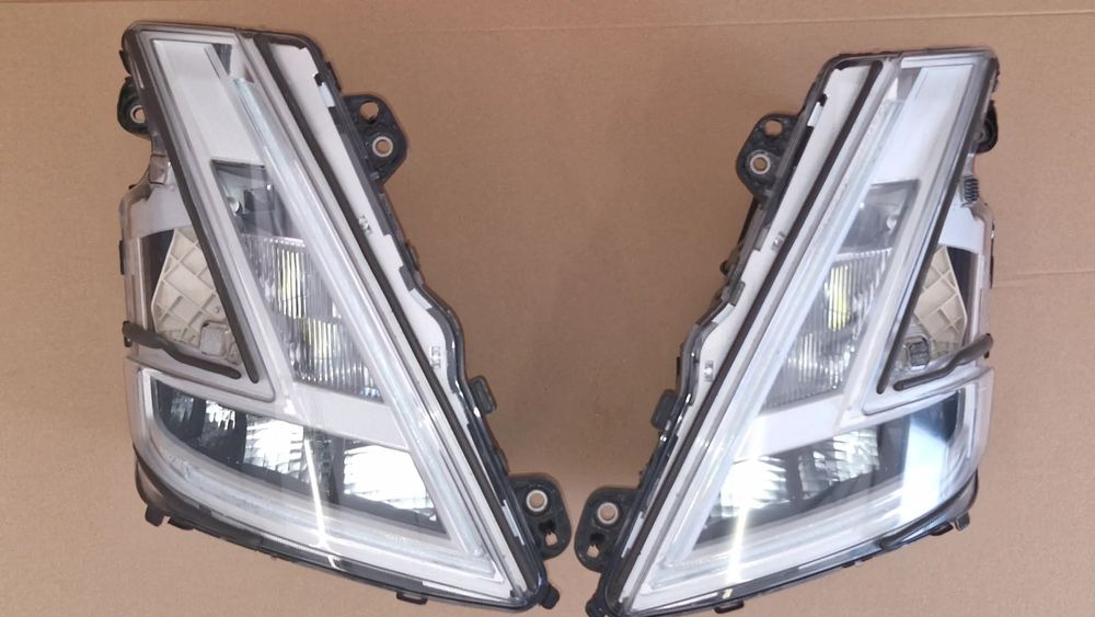 VOLVO FH5 LAMPA PRZEDNIA FULL LED 23752680 23752678 24056515 - Far pentru Camion: Foto 1 VOLVO FH5 LAMPA PRZEDNIA FULL LED 23752680 23752678 24056515 - Far pentru Camion: Foto 1
