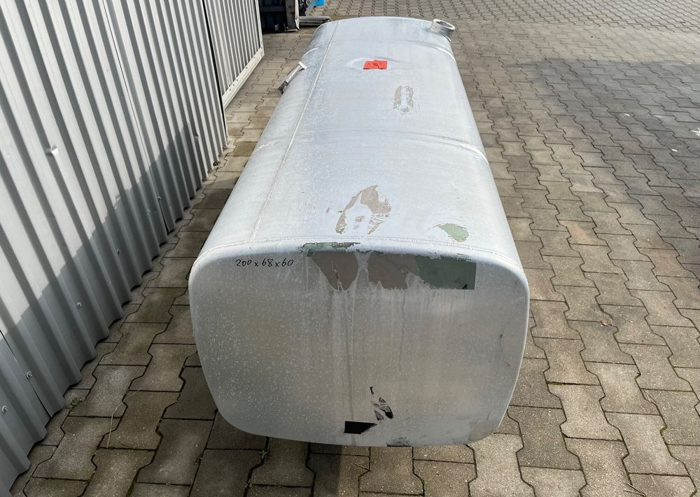 Zbiornik paliwa DAF XF CF 690 litrów bak - Rezervor combustibil pentru Camion: Foto 4 Zbiornik paliwa DAF XF CF 690 litrów bak - Rezervor combustibil pentru Camion: Foto 4