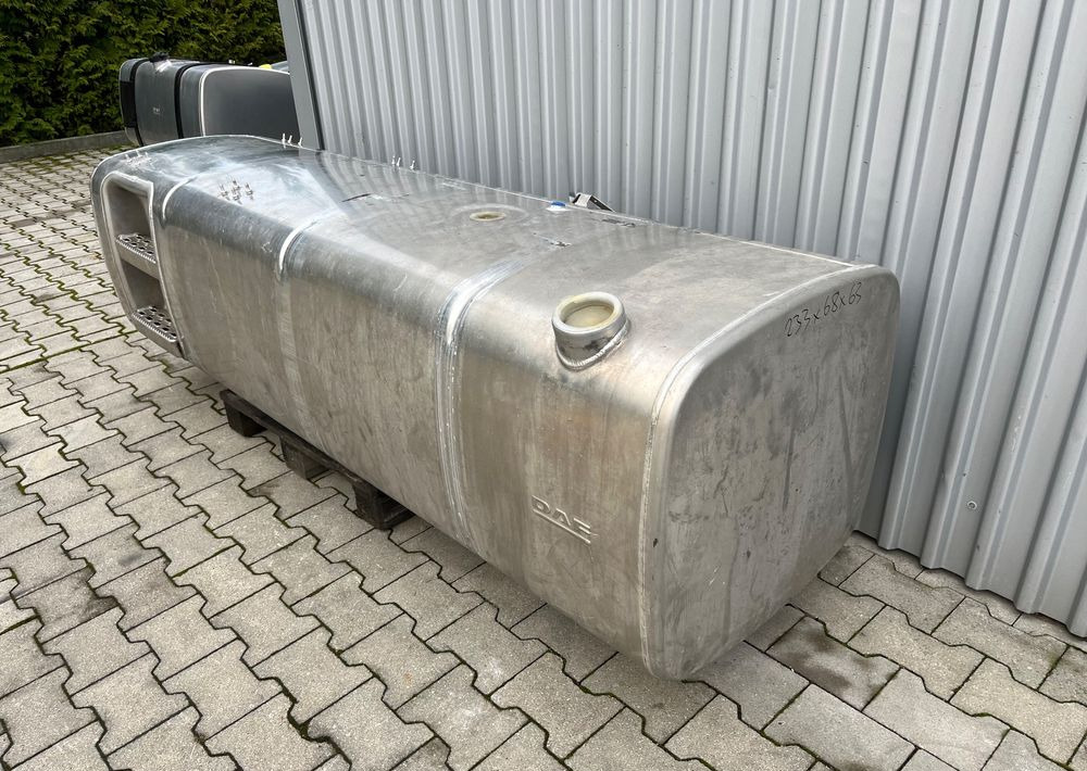 Zbiornik paliwa DAF XG XF CF 845 litrów bak - Sistem de alimentare combustibil pentru Camion: Foto 2 Zbiornik paliwa DAF XG XF CF 845 litrów bak - Sistem de alimentare combustibil pentru Camion: Foto 2