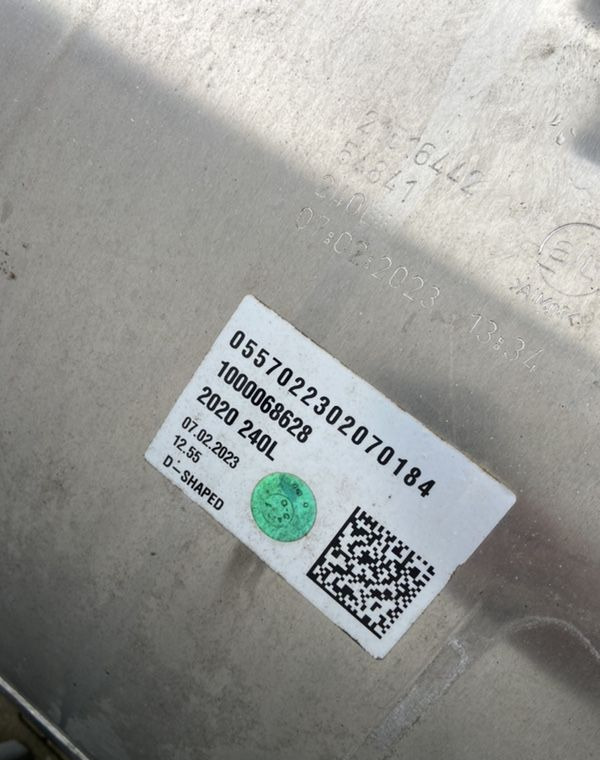 Zbiornik paliwa Volvo FH FM Renault 240 litrów jak NOWY bak - Rezervor combustibil pentru Camion: Foto 4 Zbiornik paliwa Volvo FH FM Renault 240 litrów jak NOWY bak - Rezervor combustibil pentru Camion: Foto 4