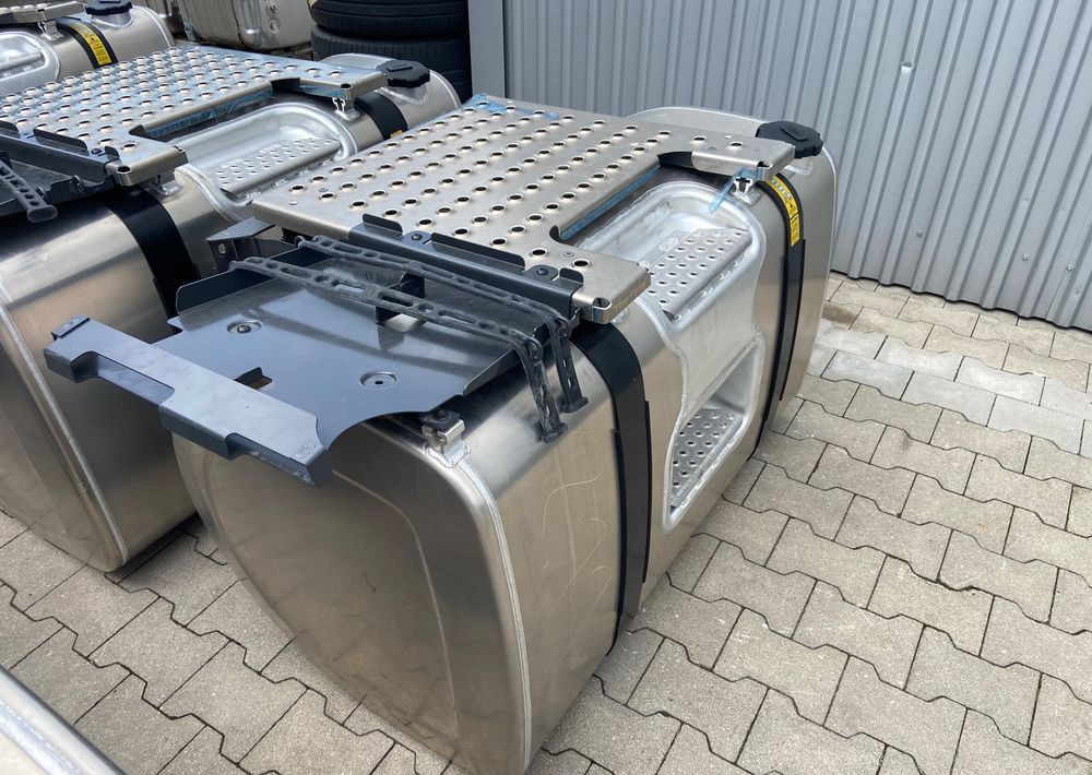 Zbiornik paliwa Volvo FH Renault 480 litrów bak jak nowy - Rezervor combustibil pentru Camion: Foto 2 Zbiornik paliwa Volvo FH Renault 480 litrów bak jak nowy - Rezervor combustibil pentru Camion: Foto 2