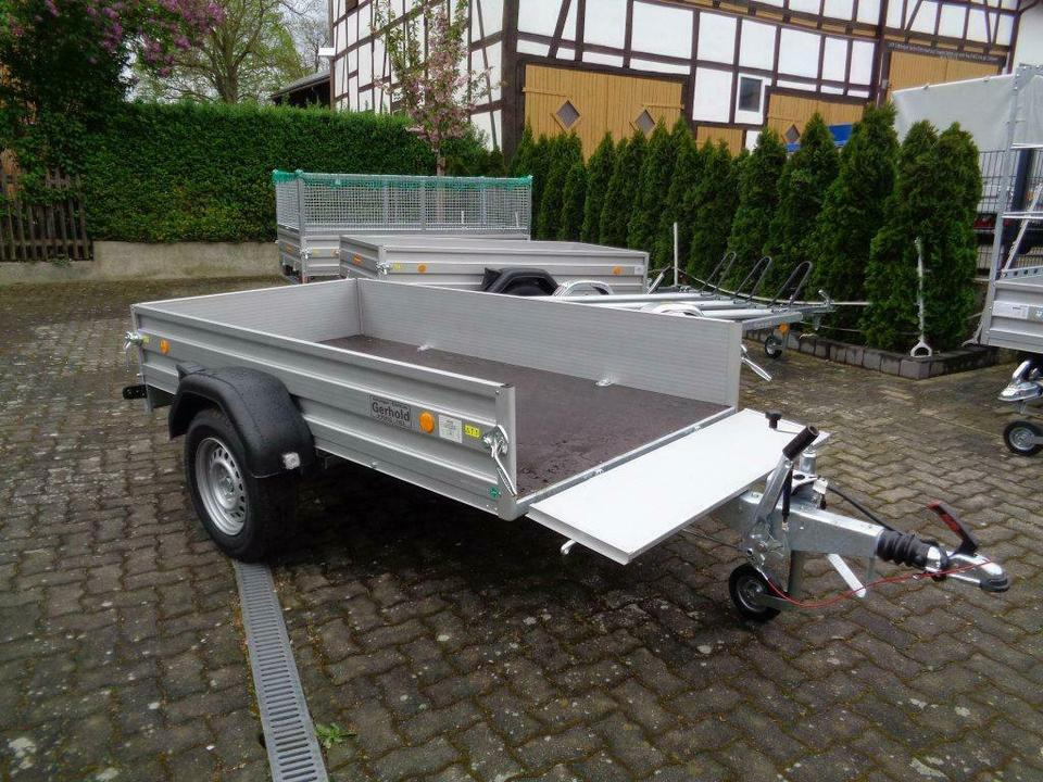 Böckmann PKW-Anhänger, 1,35 to. Einachs, Stirnwandklappe100 km/h - Remorca auto: Foto 1 Böckmann PKW-Anhänger, 1,35 to. Einachs, Stirnwandklappe100 km/h - Remorca auto: Foto 1