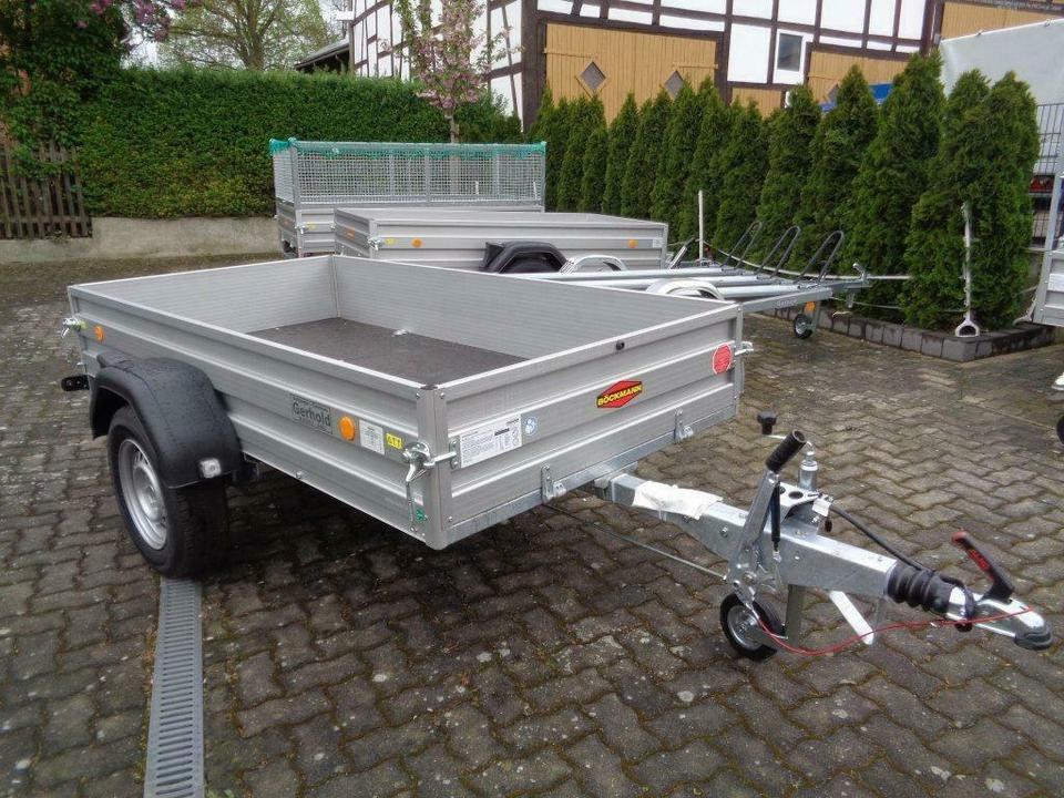 Böckmann PKW-Anhänger, 1,35 to. Einachs, Stirnwandklappe100 km/h - Remorca auto: Foto 4 Böckmann PKW-Anhänger, 1,35 to. Einachs, Stirnwandklappe100 km/h - Remorca auto: Foto 4