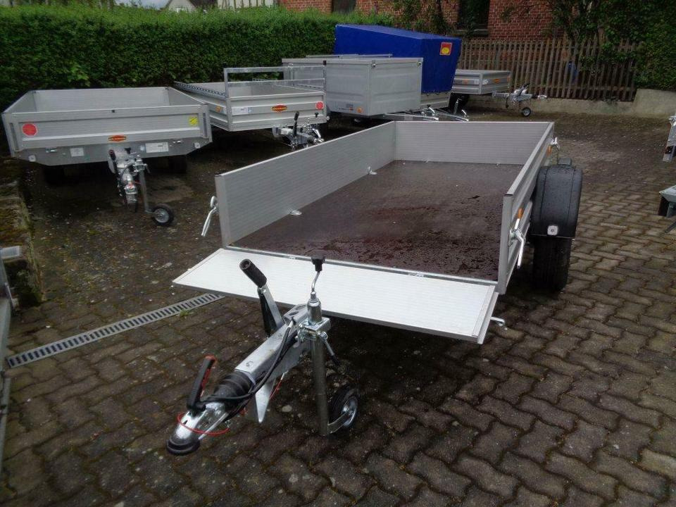 Böckmann PKW-Anhänger, 1,35 to. Einachs, Stirnwandklappe100 km/h - Remorca auto: Foto 2 Böckmann PKW-Anhänger, 1,35 to. Einachs, Stirnwandklappe100 km/h - Remorca auto: Foto 2