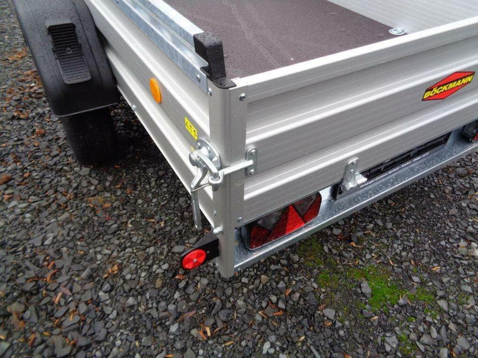 Remorca auto Böckmann PKW-Anhänger , 1,35to. Aluaufbau 100 km/h: Foto 7 Remorca auto Böckmann PKW-Anhänger , 1,35to. Aluaufbau 100 km/h: Foto 7