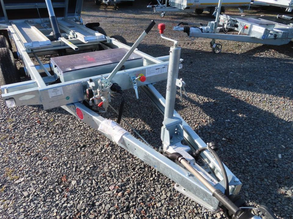 Böckmann PKW-Anhänger Elektro-Dreiseitenkipper 3,5 to Stahlbord. - Remorcă basculantă: Foto 4 Böckmann PKW-Anhänger Elektro-Dreiseitenkipper 3,5 to Stahlbord. - Remorcă basculantă: Foto 4