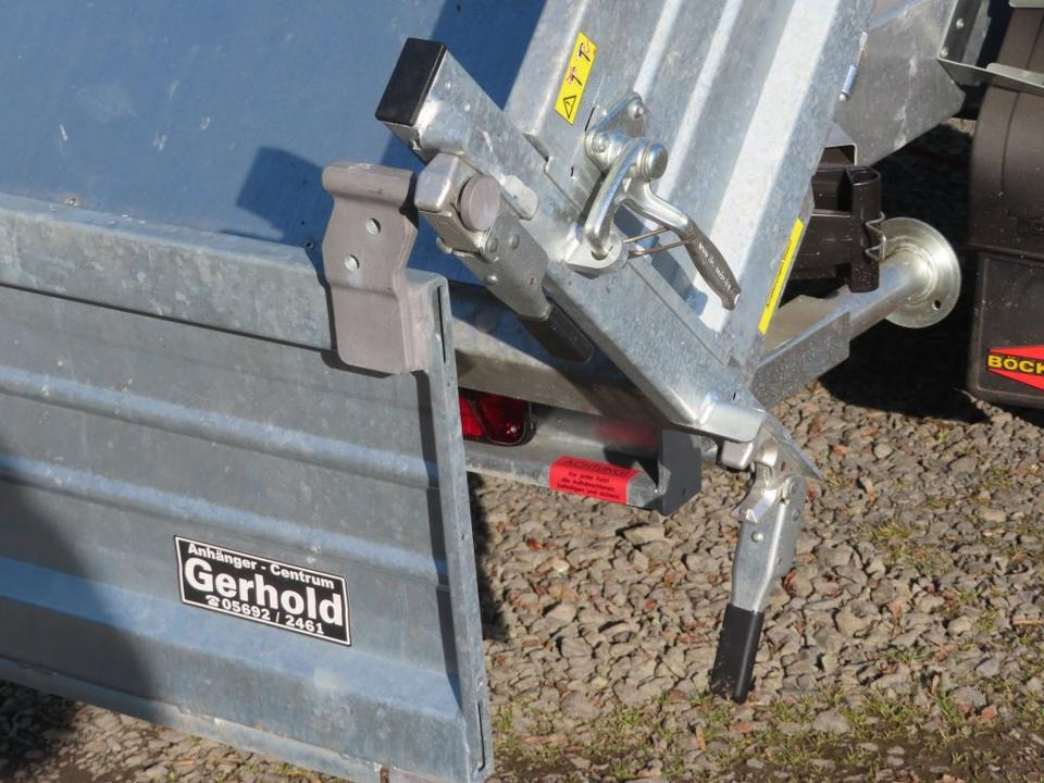 Böckmann PKW-Anhänger Elektro-Dreiseitenkipper 3,5 to Stahlbord. - Remorcă basculantă: Foto 3 Böckmann PKW-Anhänger Elektro-Dreiseitenkipper 3,5 to Stahlbord. - Remorcă basculantă: Foto 3