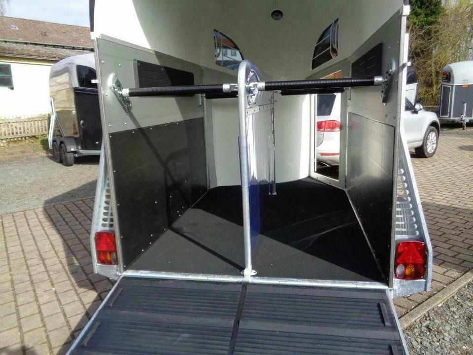 Böckmann Pferdeanhänger, Champion R, ALUBODEN, SaKa, 100 km/h - Remorcă transport cai: Foto 4 Böckmann Pferdeanhänger, Champion R, ALUBODEN, SaKa, 100 km/h - Remorcă transport cai: Foto 4