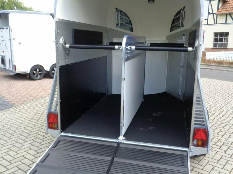 Böckmann Pferdeanhänger Champion R Sattelkammer Aluboden - Remorcă transport cai: Foto 4 Böckmann Pferdeanhänger Champion R Sattelkammer Aluboden - Remorcă transport cai: Foto 4