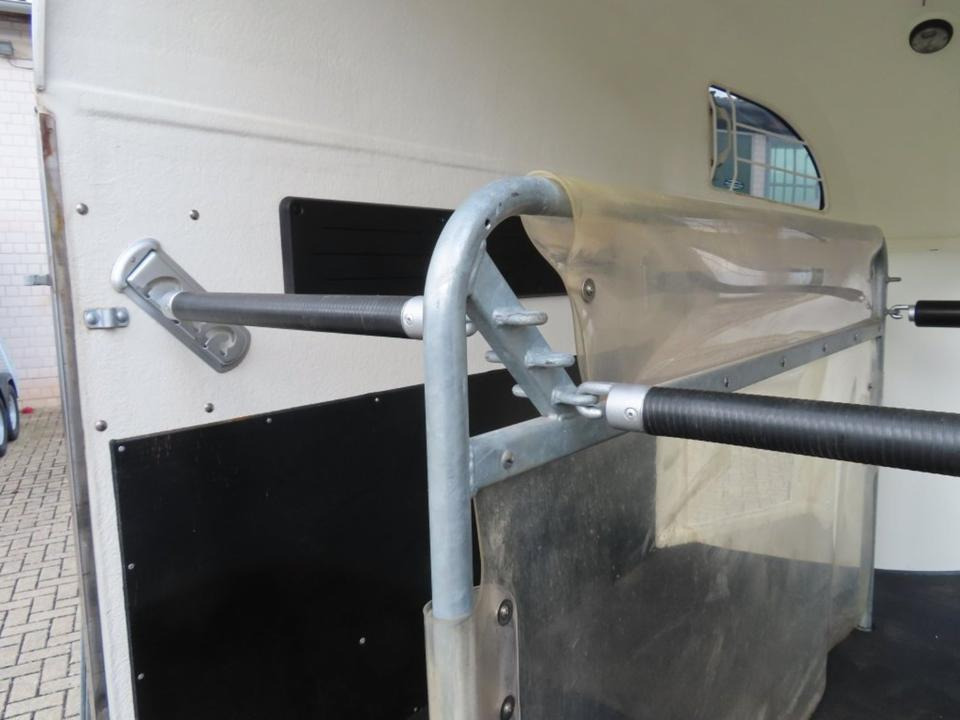 Böckmann Pferdeanhänger, Comfort, Alub. Sattelk. 100 km/h, top - Remorcă transport cai: Foto 4 Böckmann Pferdeanhänger, Comfort, Alub. Sattelk. 100 km/h, top - Remorcă transport cai: Foto 4