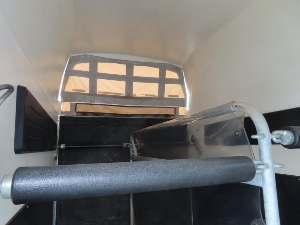 Böckmann, Pferdeanhänger, Comfort,CFF,,Aluboden, SaKa, 100 km/h - Remorcă transport cai: Foto 5 Böckmann, Pferdeanhänger, Comfort,CFF,,Aluboden, SaKa, 100 km/h - Remorcă transport cai: Foto 5