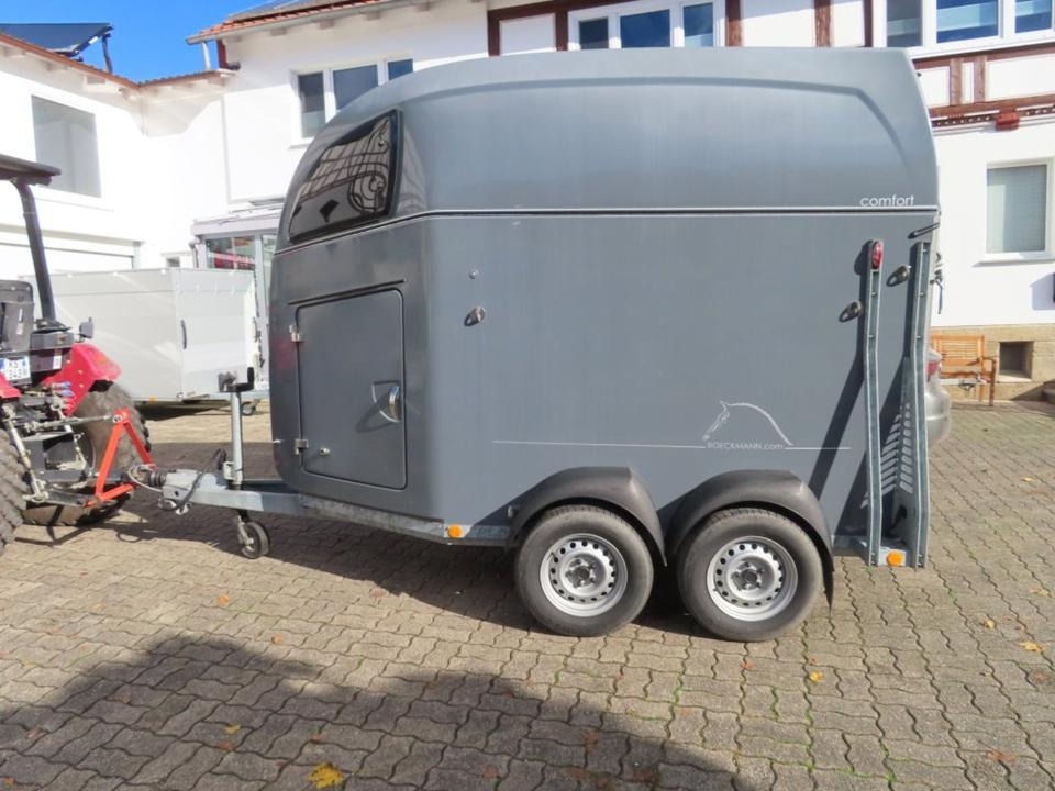 Böckmann, Pferdeanhänger, Comfort,CFF,,Aluboden, SaKa, 100 km/h - Remorcă transport cai: Foto 2 Böckmann, Pferdeanhänger, Comfort,CFF,,Aluboden, SaKa, 100 km/h - Remorcă transport cai: Foto 2