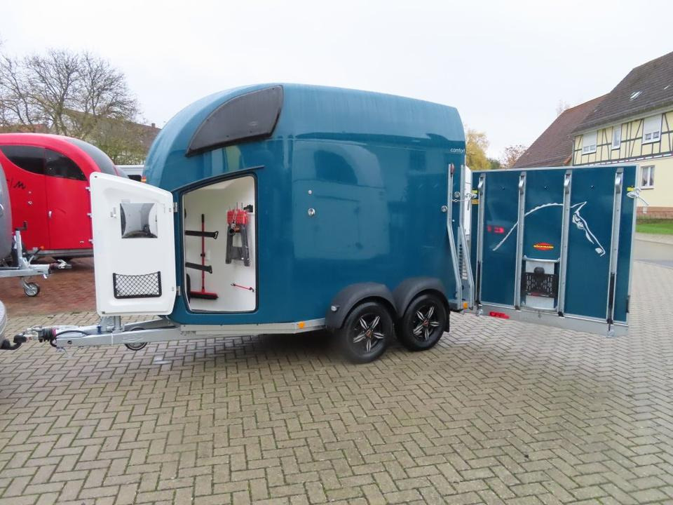 Böckmann Pferdeanhänger, Comfort, Flügeltür,100 km/h,Aluboden - Remorcă transport cai: Foto 1 Böckmann Pferdeanhänger, Comfort, Flügeltür,100 km/h,Aluboden - Remorcă transport cai: Foto 1