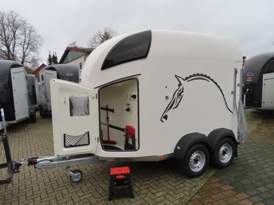 Pferdeanhänger Böckmann Comfort 100km/h Sattelkammer Aluboden - Remorcă transport cai: Foto 2 Pferdeanhänger Böckmann Comfort 100km/h Sattelkammer Aluboden - Remorcă transport cai: Foto 2