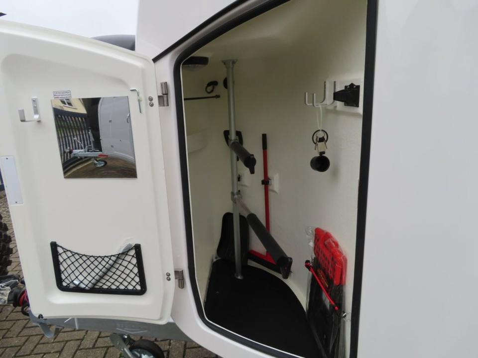 Pferdeanhänger Böckmann Comfort 100km/h Sattelkammer Aluboden - Remorcă transport cai: Foto 3 Pferdeanhänger Böckmann Comfort 100km/h Sattelkammer Aluboden - Remorcă transport cai: Foto 3