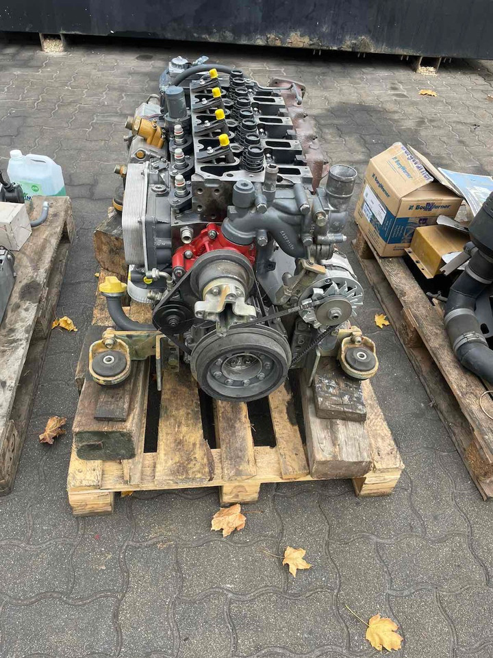 DEUTZ BF4M2012 Serial: 21039937 Fully renovated engine!!! - Motor pentru Utilaje constructii: Foto 1 DEUTZ BF4M2012 Serial: 21039937 Fully renovated engine!!! - Motor pentru Utilaje constructii: Foto 1