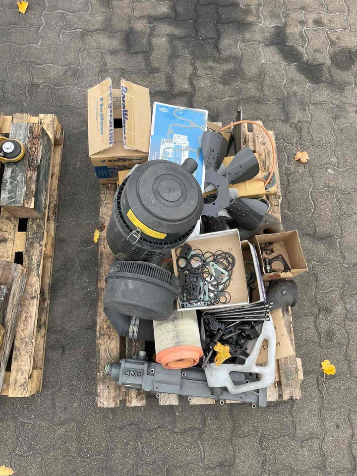 DEUTZ BF4M2012 Serial: 21039937 Fully renovated engine!!! - Motor pentru Utilaje constructii: Foto 4 DEUTZ BF4M2012 Serial: 21039937 Fully renovated engine!!! - Motor pentru Utilaje constructii: Foto 4