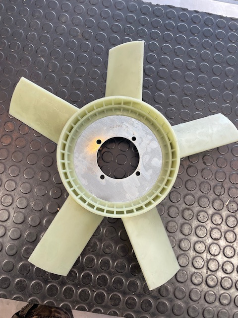 Deutz BF4M1013E/BF6M1013E 0420 3375 - Ventilator pentru Utilaje constructii: Foto 1 Deutz BF4M1013E/BF6M1013E 0420 3375 - Ventilator pentru Utilaje constructii: Foto 1