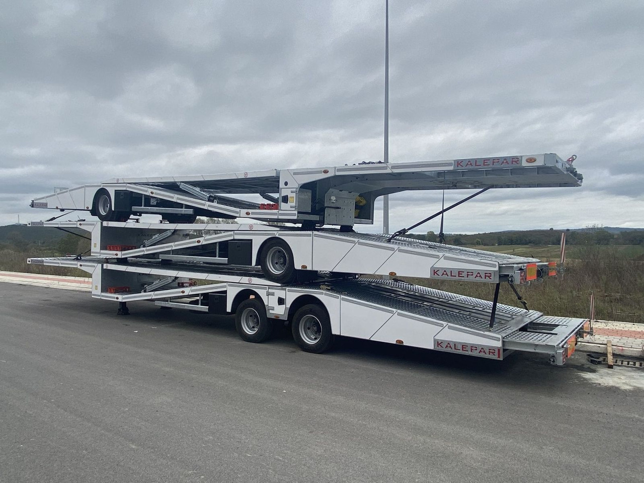 KALEPAR KLP119V4 4er-Autotransporter 1xAchse VDI - Semiremorcă transport auto: Foto 3 KALEPAR KLP119V4 4er-Autotransporter 1xAchse VDI - Semiremorcă transport auto: Foto 3