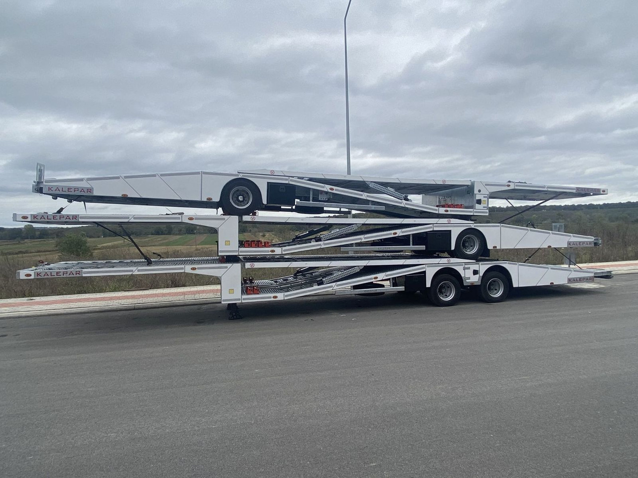 KALEPAR KLP119V4 4er-Autotransporter 1xAchse VDI - Semiremorcă transport auto: Foto 2 KALEPAR KLP119V4 4er-Autotransporter 1xAchse VDI - Semiremorcă transport auto: Foto 2