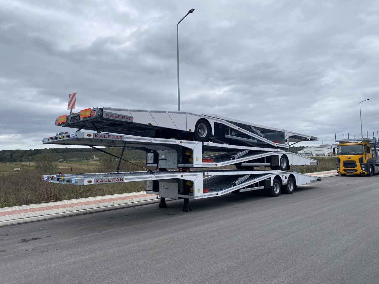 KALEPAR KLP119V4 4er-Autotransporter 1xAchse VDI - Semiremorcă transport auto: Foto 4 KALEPAR KLP119V4 4er-Autotransporter 1xAchse VDI - Semiremorcă transport auto: Foto 4