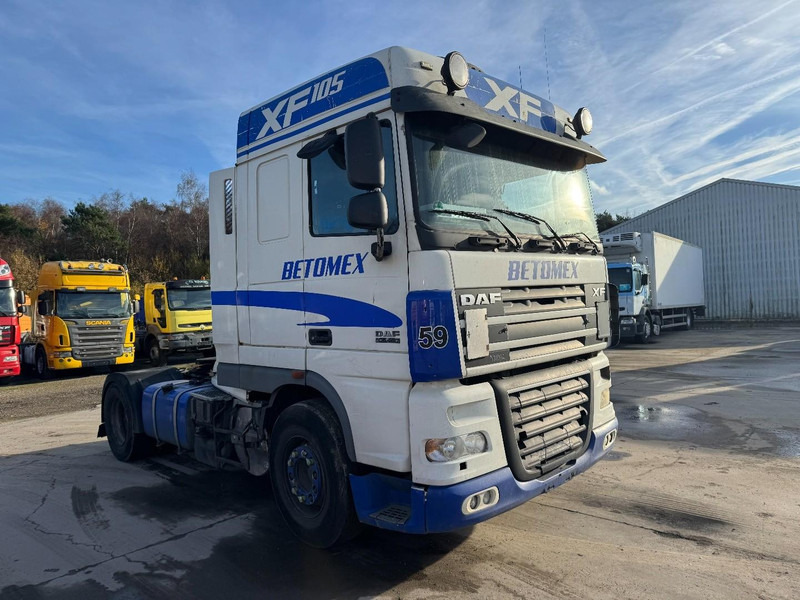 DAF 105 XF 460 Space Cab (MANUAL GEARBOX / BOITE MANUELLE / 2011) - Cap tractor: Foto 3 DAF 105 XF 460 Space Cab (MANUAL GEARBOX / BOITE MANUELLE / 2011) - Cap tractor: Foto 3