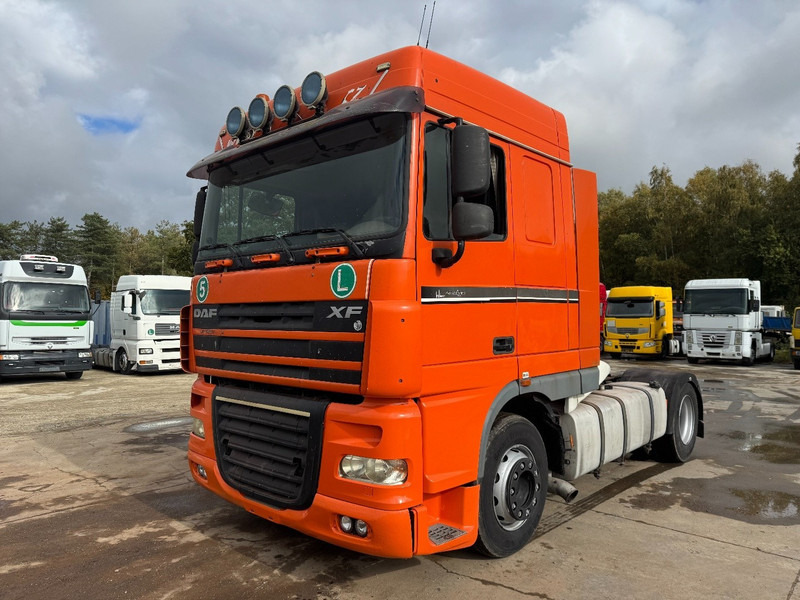DAF 105 XF 460 Space Cab (MANUAL GEARBOX / BOITE MANUELLE) - Cap tractor: Foto 1 DAF 105 XF 460 Space Cab (MANUAL GEARBOX / BOITE MANUELLE) - Cap tractor: Foto 1