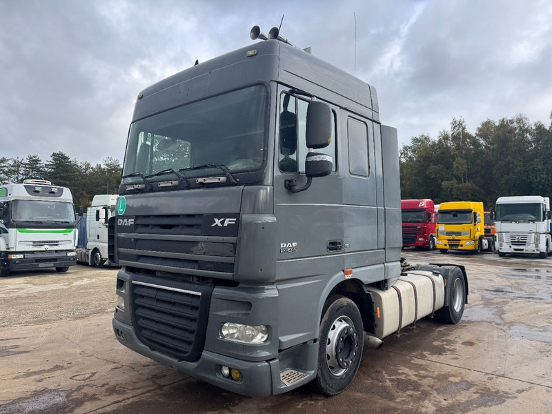 DAF 105 XF 460 Space Cab (MANUAL GEARBOX / BOITE MANUELLE) - Cap tractor: Foto 1 DAF 105 XF 460 Space Cab (MANUAL GEARBOX / BOITE MANUELLE) - Cap tractor: Foto 1
