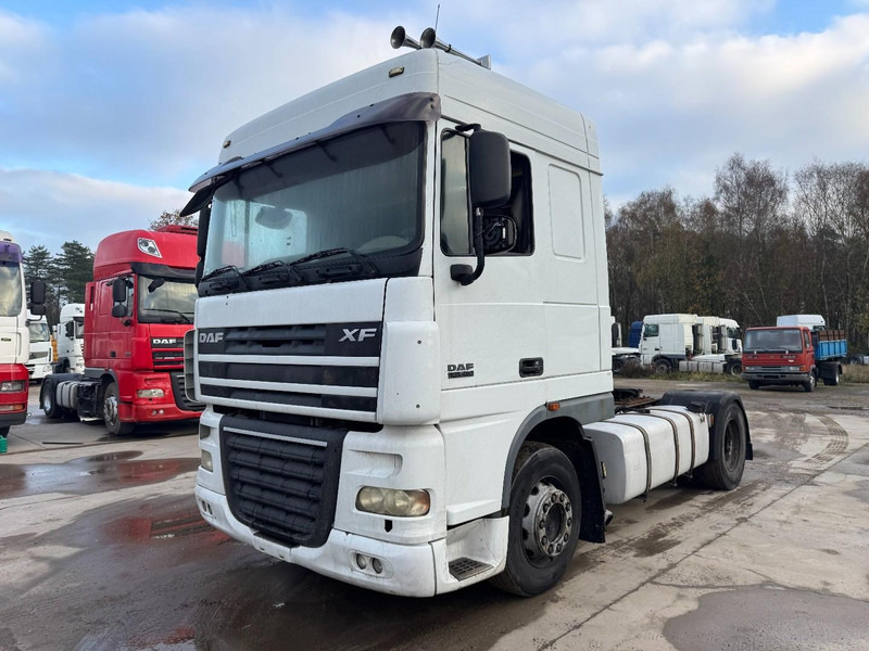 DAF 105 XF 460 Space Cab (MANUAL GEARBOX / BOITE MANUELLE / PERFECT CONDITION) - Cap tractor: Foto 1 DAF 105 XF 460 Space Cab (MANUAL GEARBOX / BOITE MANUELLE / PERFECT CONDITION) - Cap tractor: Foto 1