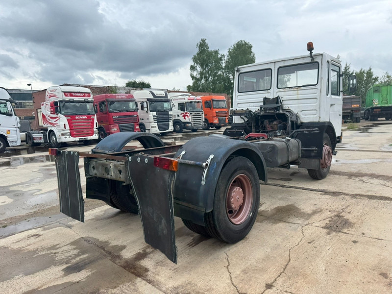 MAN 16.170 (BIG AXLE / STEEL SUSPENSION / 6 CYLINDER WITH MANUAL PUMP) - Cap tractor: Foto 5 MAN 16.170 (BIG AXLE / STEEL SUSPENSION / 6 CYLINDER WITH MANUAL PUMP) - Cap tractor: Foto 5
