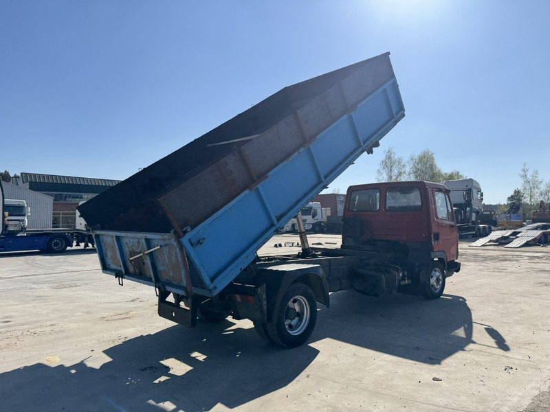 DAF 45 ATI 160 (FULL STEEL SUSPENSION / MANUAL PUMP / EURO 2) - Camion basculantă: Foto 5 DAF 45 ATI 160 (FULL STEEL SUSPENSION / MANUAL PUMP / EURO 2) - Camion basculantă: Foto 5