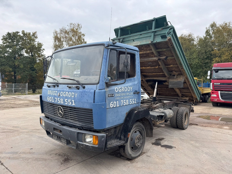 Mercedes-Benz SK 814 (6 CYLINDER / STEEL SUSPENSION / MANUAL PUMP / 3-SIDE TIPPER) - Camion basculantă: Foto 1 Mercedes-Benz SK 814 (6 CYLINDER / STEEL SUSPENSION / MANUAL PUMP / 3-SIDE TIPPER) - Camion basculantă: Foto 1