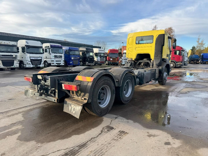 Renault Kerax 420 (GRAND PONT / SUSPENSION LAMES / BOITE MANUELLE / PARFAIT ETAT !!!) - Camion şasiu: Foto 5 Renault Kerax 420 (GRAND PONT / SUSPENSION LAMES / BOITE MANUELLE / PARFAIT ETAT !!!) - Camion şasiu: Foto 5