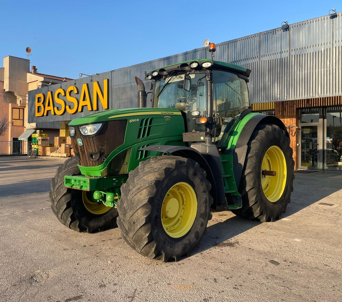 JOHN DEERE 6190 R - Tractor agricol: Foto 1 JOHN DEERE 6190 R - Tractor agricol: Foto 1