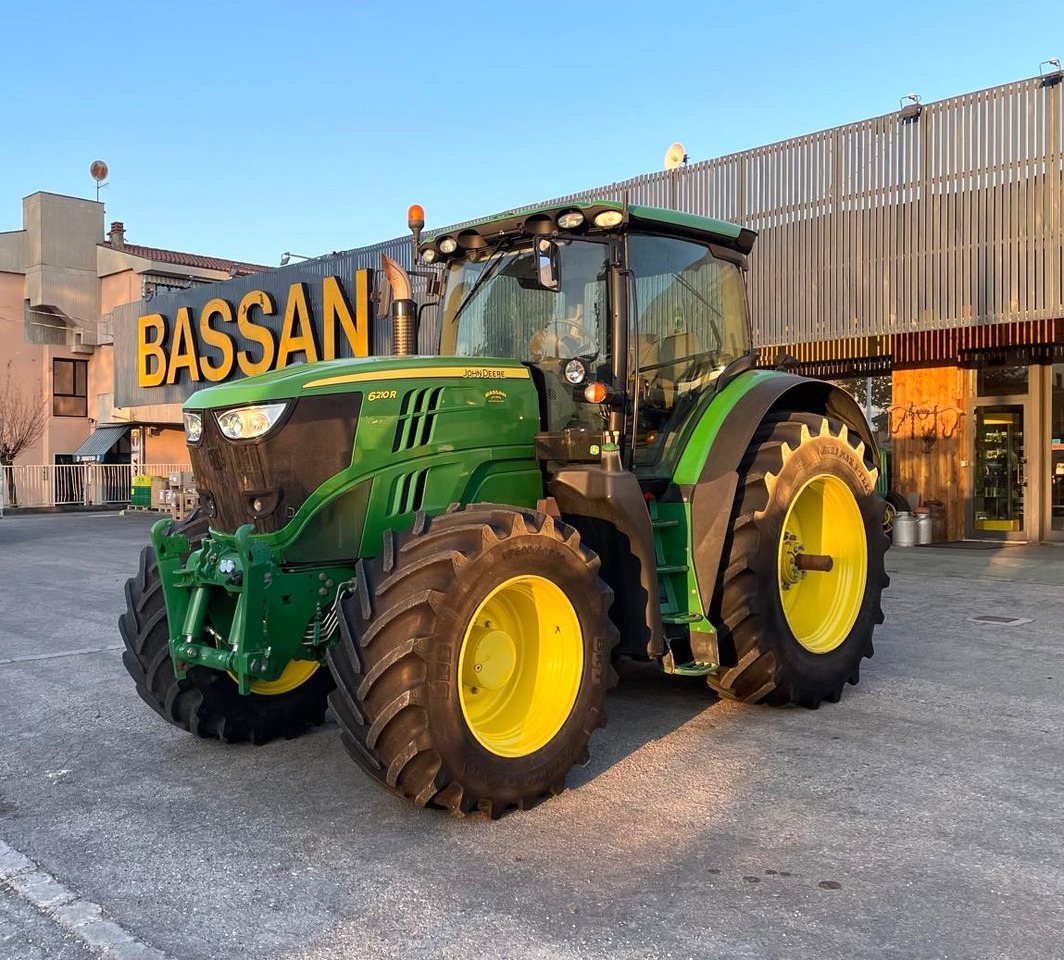 JOHN DEERE 6210 R - Tractor agricol: Foto 1 JOHN DEERE 6210 R - Tractor agricol: Foto 1