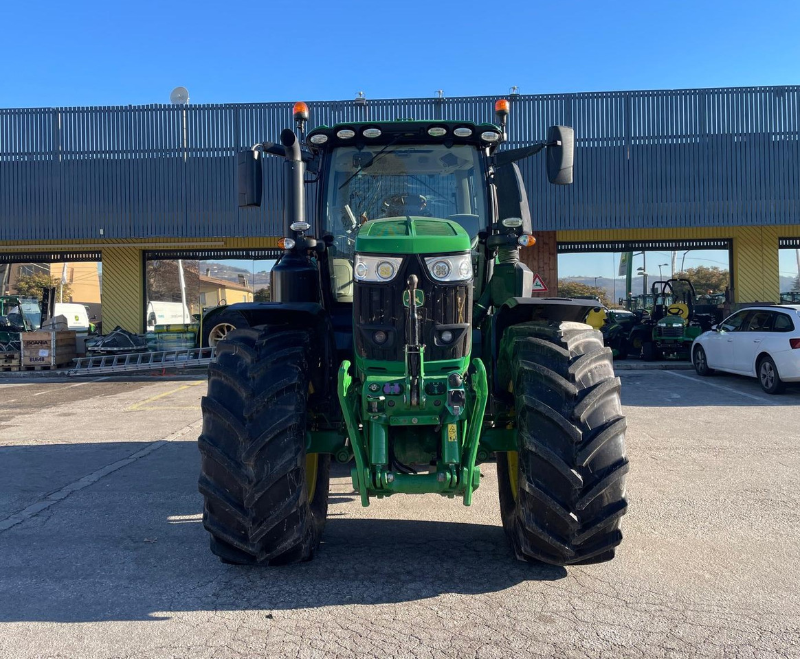 JOHN DEERE 6250 R - Tractor agricol: Foto 2 JOHN DEERE 6250 R - Tractor agricol: Foto 2