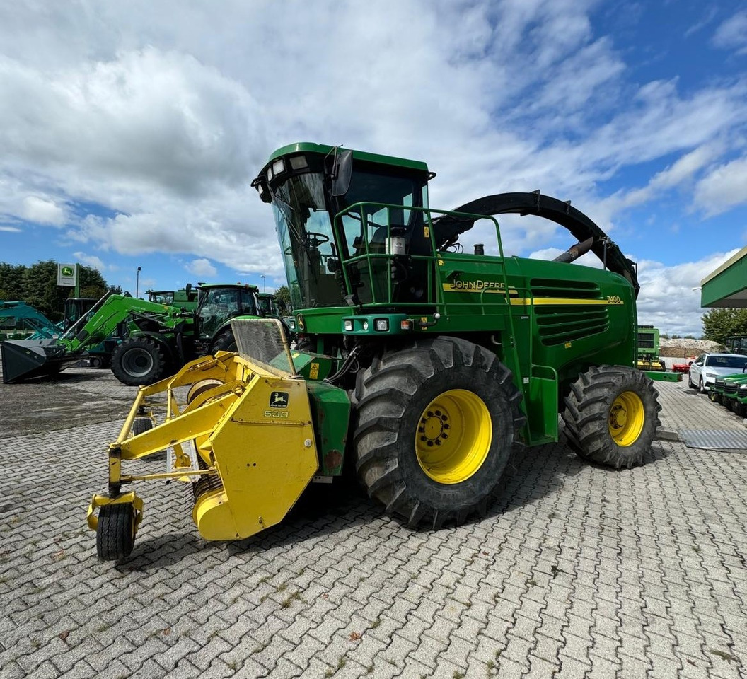 JOHN DEERE TRINCIA 7400 - Combină de Recoltat Furaj: Foto 1 JOHN DEERE TRINCIA 7400 - Combină de Recoltat Furaj: Foto 1