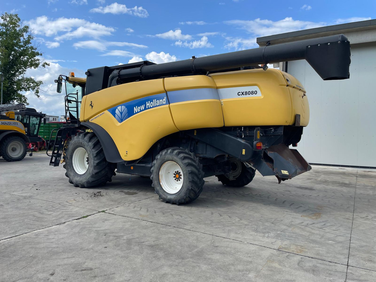 NEW HOLLAND MIETITREBBIA CX 8080 - Combină de recoltat cereale: Foto 4 NEW HOLLAND MIETITREBBIA CX 8080 - Combină de recoltat cereale: Foto 4