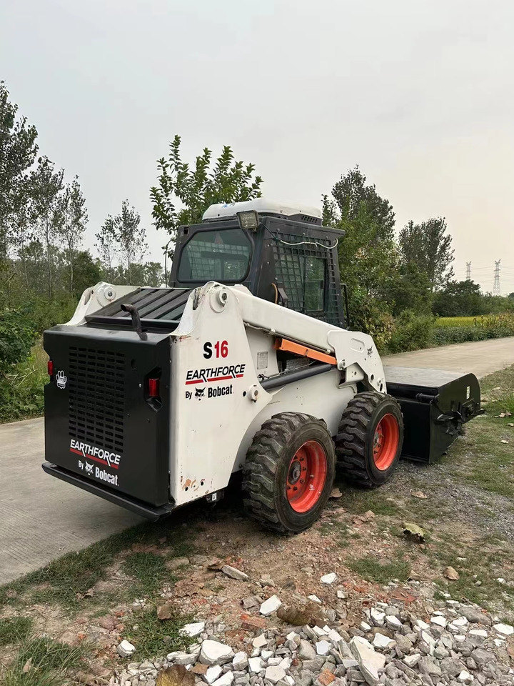 BOBCAT S16 - Mini încărcător: Foto 3 BOBCAT S16 - Mini încărcător: Foto 3
