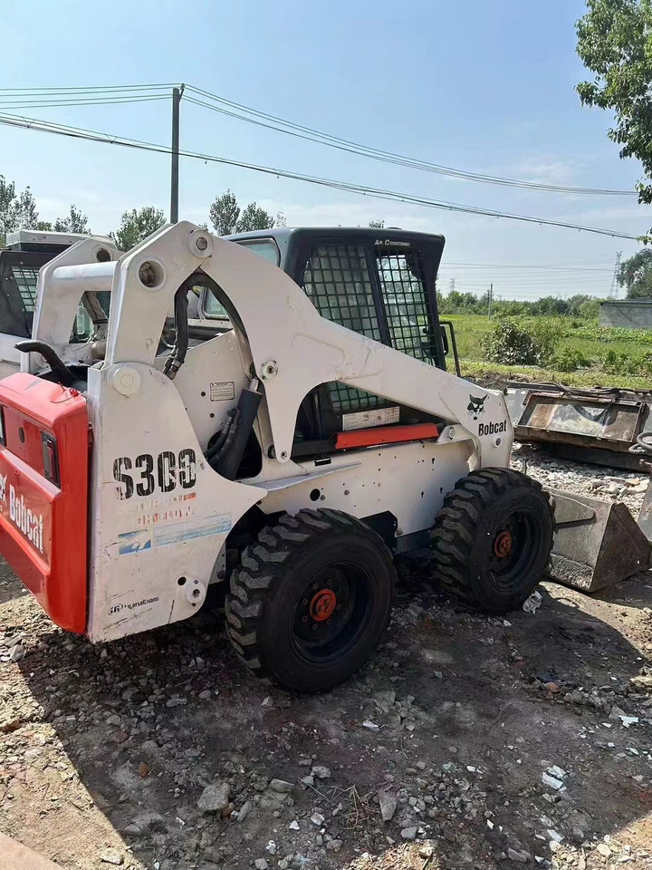BOBCAT s300 - Mini încărcător: Foto 2 BOBCAT s300 - Mini încărcător: Foto 2