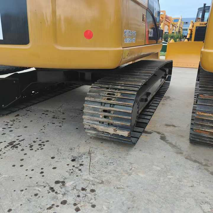 CAT second-hand 323D excavator sold at low price and in very good condition Japanese original hydraulic crawler excavator - Excavator: Foto 4 CAT second-hand 323D excavator sold at low price and in very good condition Japanese original hydraulic crawler excavator - Excavator: Foto 4