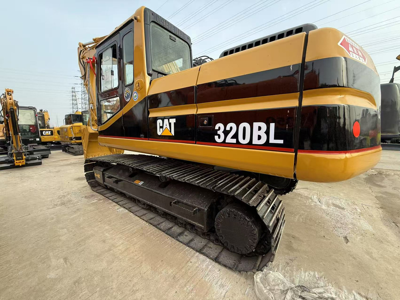CATERPILLAR used 320b Excavator - Excavator pe şenile: Foto 3 CATERPILLAR used 320b Excavator - Excavator pe şenile: Foto 3