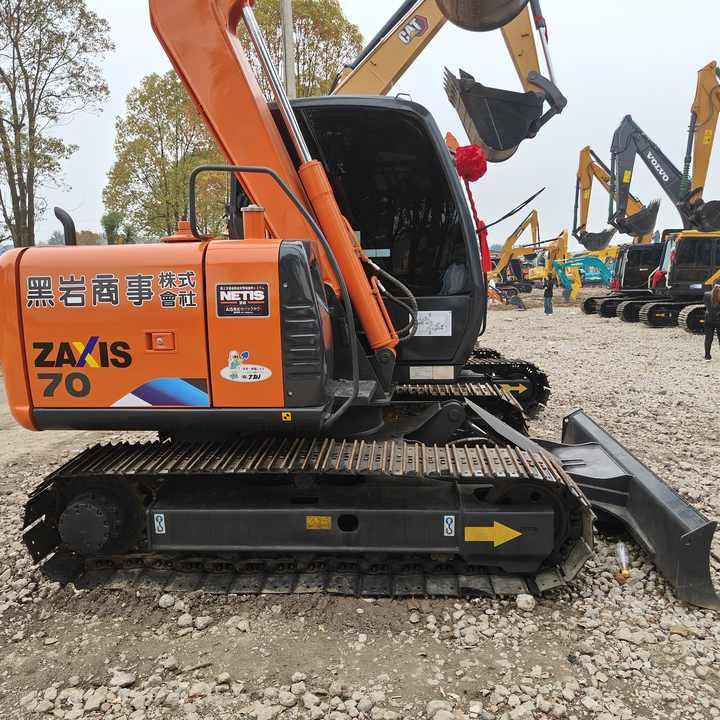 HITACHI ZX70 Original Japan Surplus Hitachi ZX70 for Sale - Excavator pe şenile: Foto 2 HITACHI ZX70 Original Japan Surplus Hitachi ZX70 for Sale - Excavator pe şenile: Foto 2