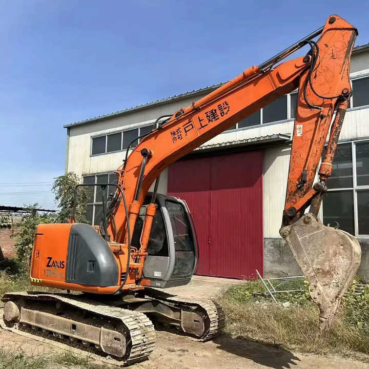Original Japan Hitachi ZX135 Excavator Hitachi Excavator in Low Price for Hot Sale - Excavator pe şenile: Foto 2 Original Japan Hitachi ZX135 Excavator Hitachi Excavator in Low Price for Hot Sale - Excavator pe şenile: Foto 2