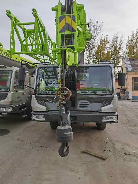 Second Hand ZOOMLION 25 Ton ZTC250V531 30 Ton ZTC300V532 70 Ton ZTC700H6 Hydraulmic Mobile Truck Crane on Sale - Automacara: Foto 2 Second Hand ZOOMLION 25 Ton ZTC250V531 30 Ton ZTC300V532 70 Ton ZTC700H6 Hydraulmic Mobile Truck Crane on Sale - Automacara: Foto 2