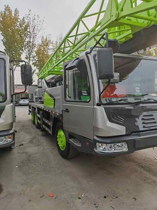 Second Hand ZOOMLION 25 Ton ZTC250V531 30 Ton ZTC300V532 70 Ton ZTC700H6 Hydraulmic Mobile Truck Crane on Sale - Automacara: Foto 3 Second Hand ZOOMLION 25 Ton ZTC250V531 30 Ton ZTC300V532 70 Ton ZTC700H6 Hydraulmic Mobile Truck Crane on Sale - Automacara: Foto 3