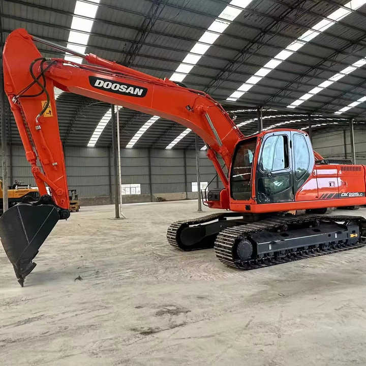 Used Digger Doosan DX225LC-9T Construction Machinery Construction Digger Used Doosan DX225LC-9T Cheap Excavator - Excavator pe şenile: Foto 1 Used Digger Doosan DX225LC-9T Construction Machinery Construction Digger Used Doosan DX225LC-9T Cheap Excavator - Excavator pe şenile: Foto 1